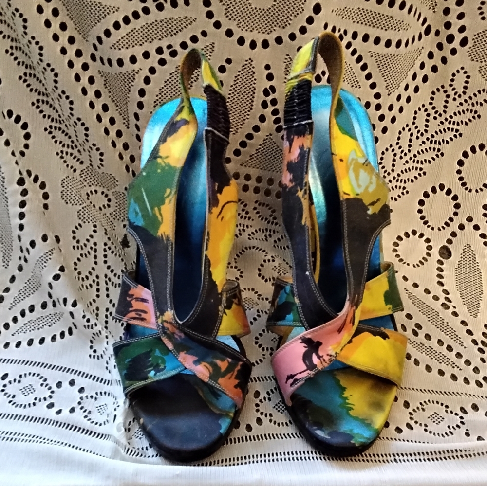 Heels - Picture 4 of 4